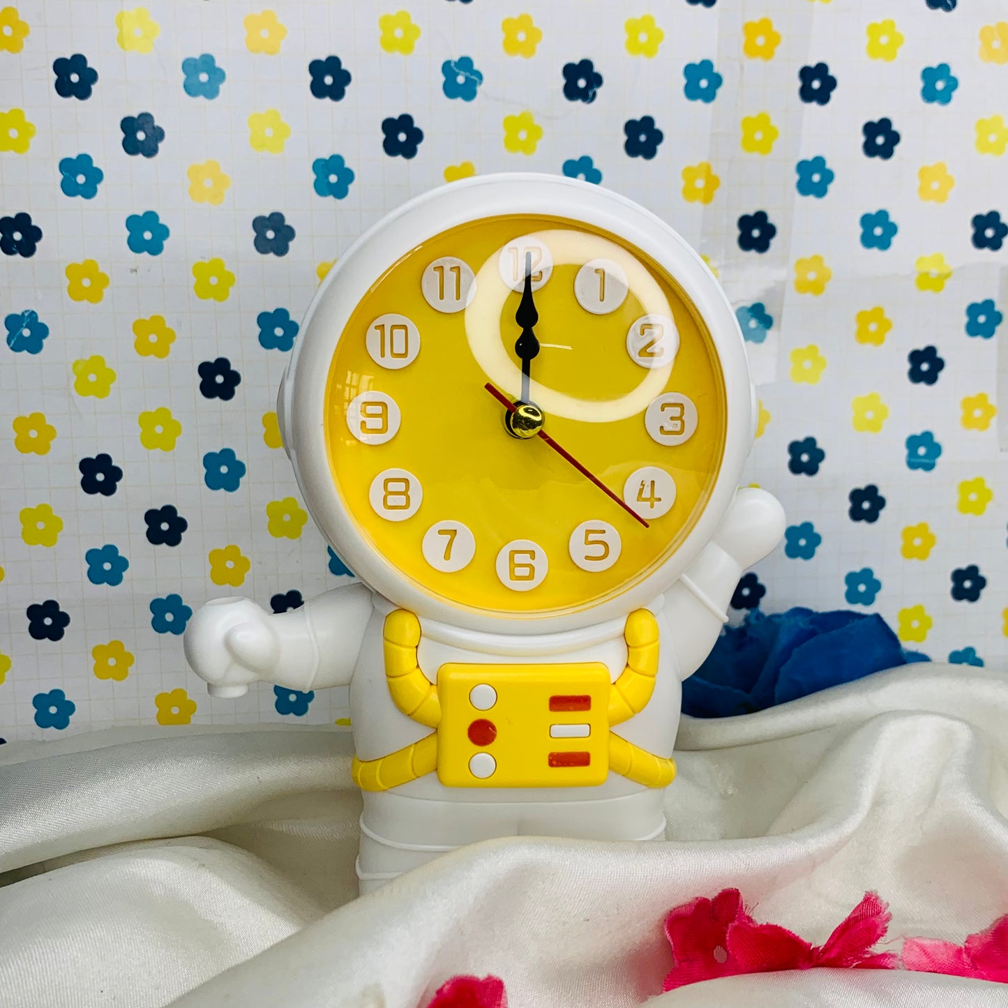 Yellow White Clock for Kids